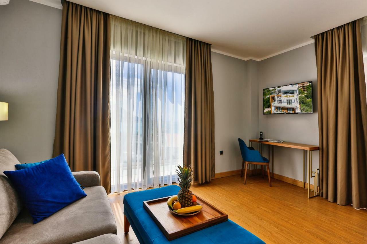 Deluxe Suite with Sea View,1144859258:JPEG