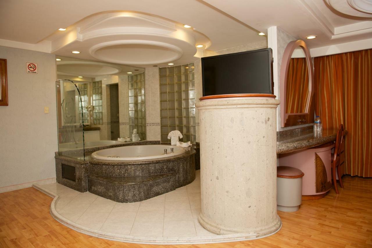 Suite Spa Bath