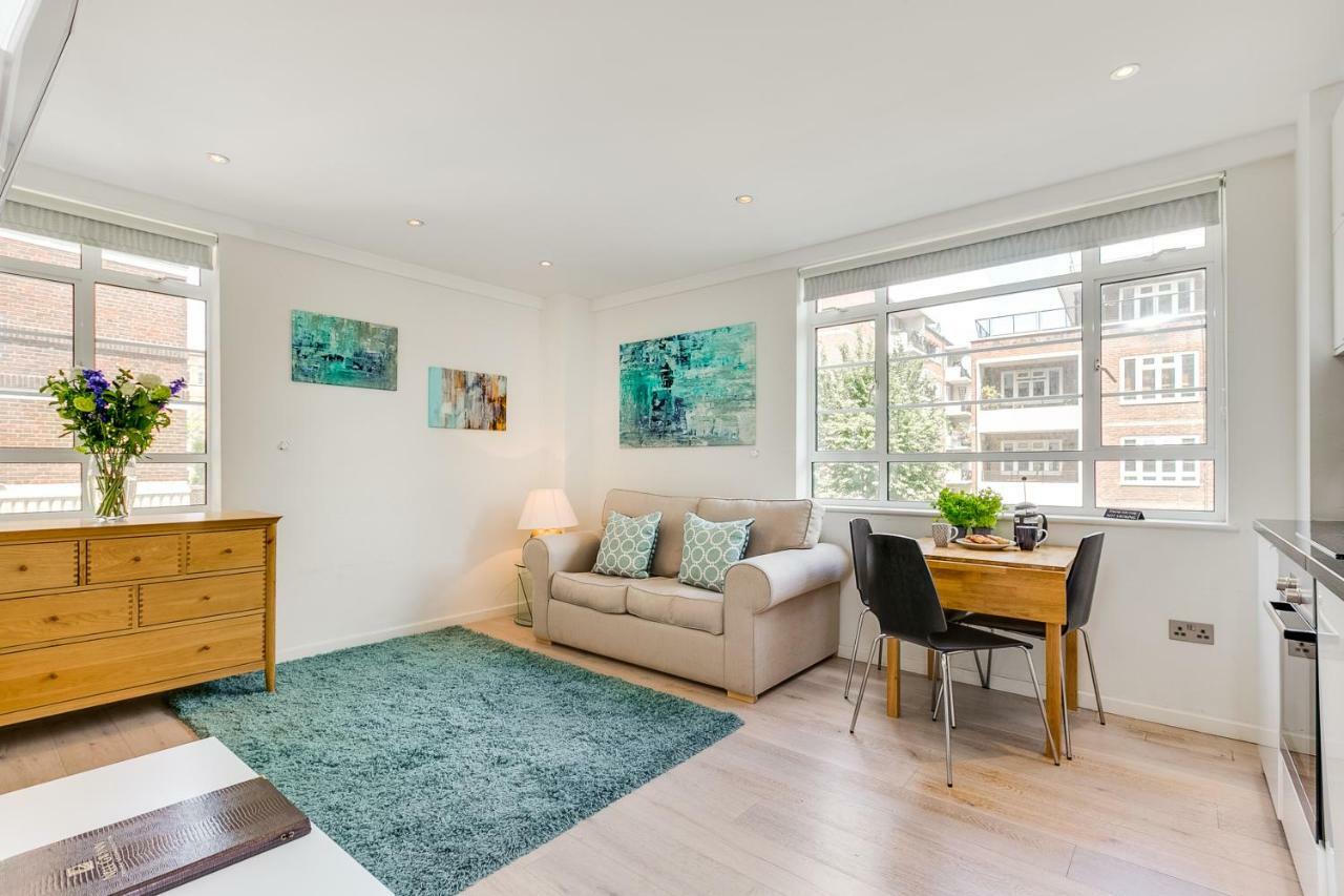 One-Bedroom Apartment,807967038:JPEG