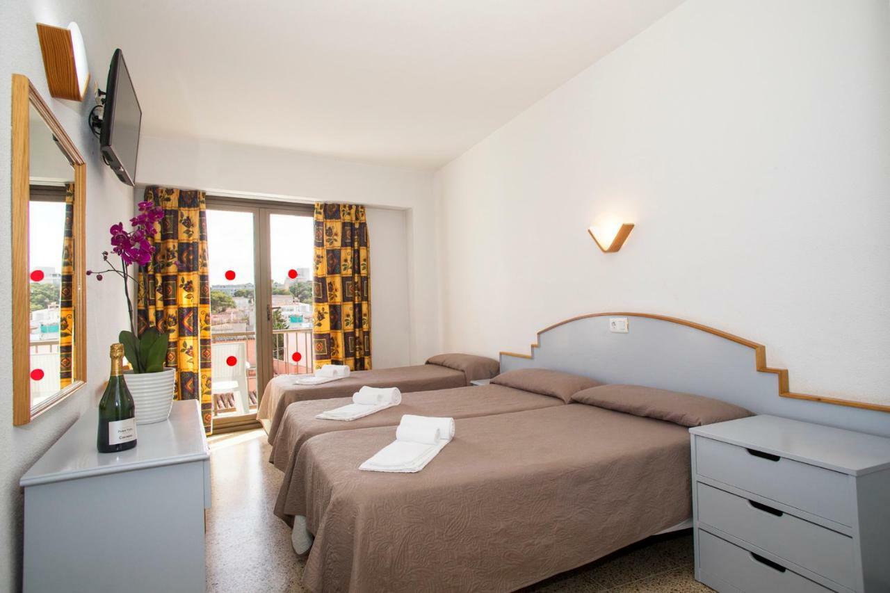 Habitación Triple con balcón