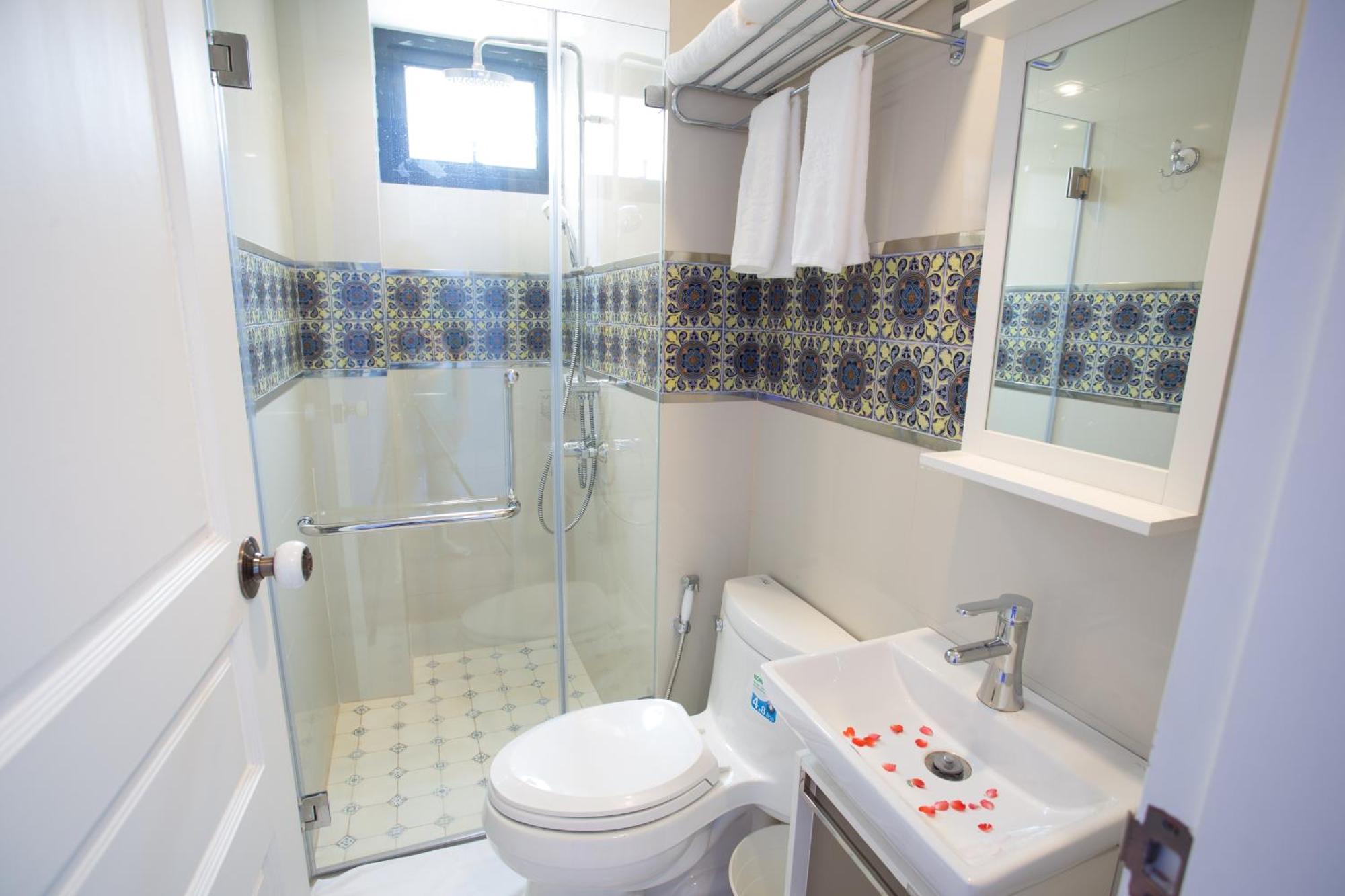 Standard Double Room,822292727:JPEG