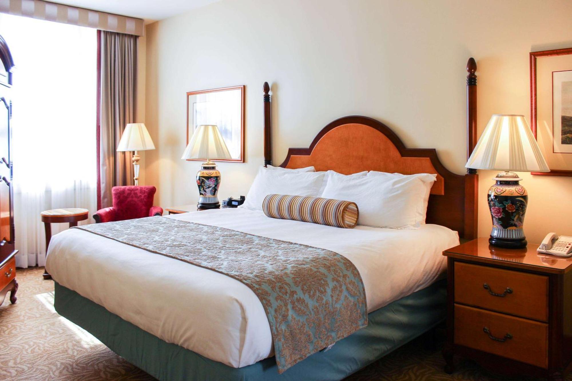 One-Bedroom King Suite Non-Smoking