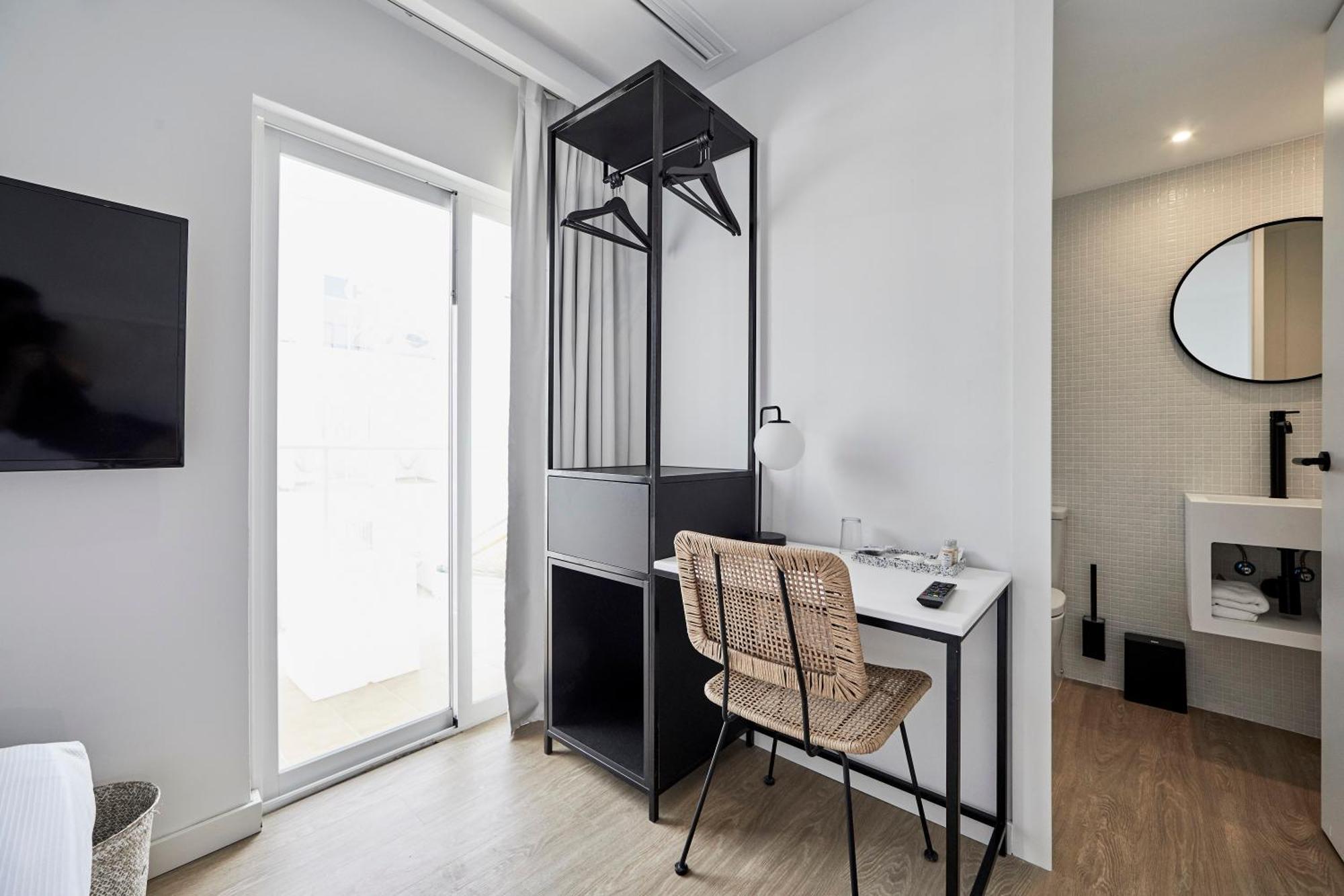 Single Room Balcony