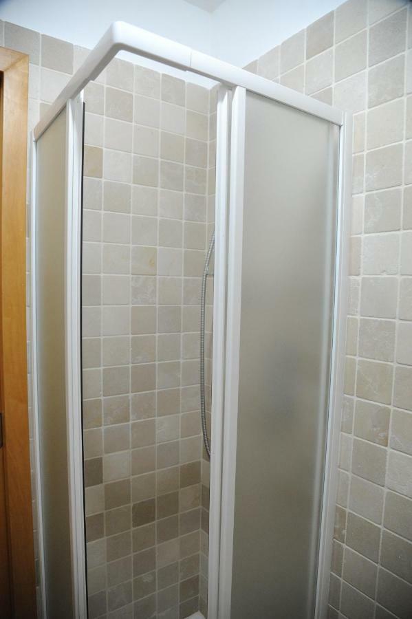 Single Room with Private External Bathroom,860679572:JPEG