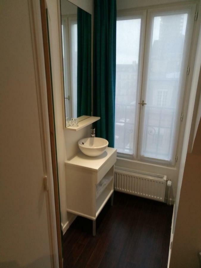 Quarto Individual com Banheiro Privativo