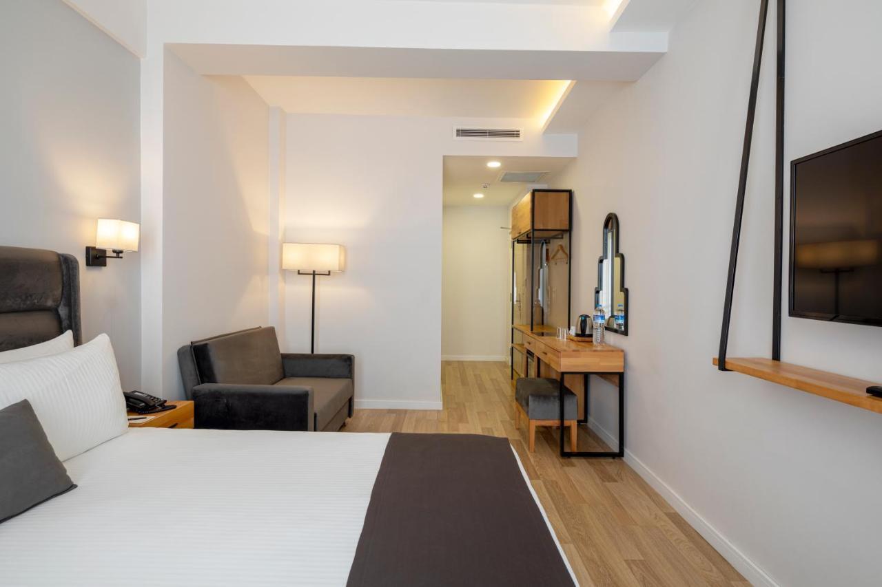 Deluxe Triple Room Sea View