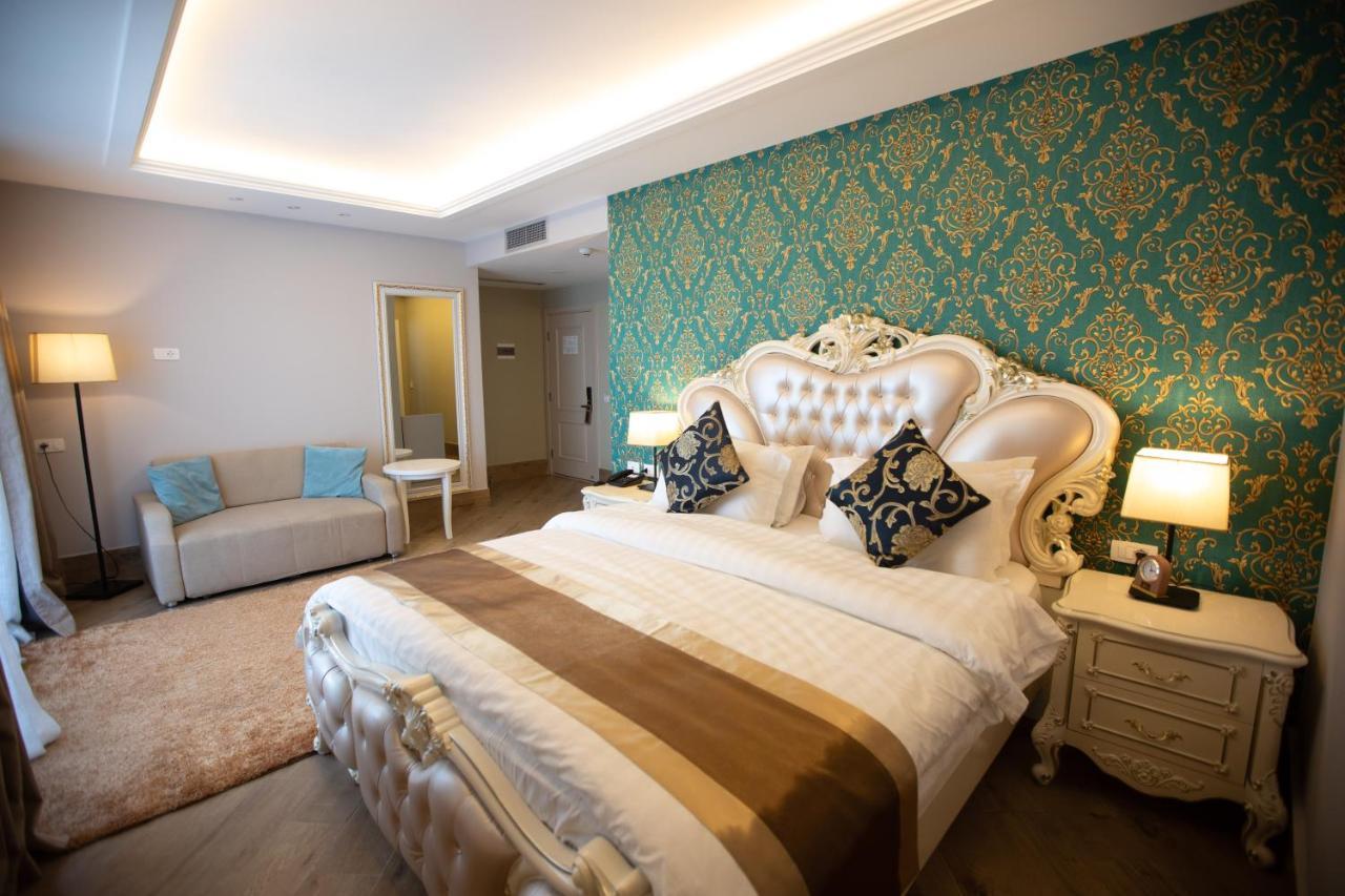 Deluxe Zimmer (2 Erwachsene & 1 Kind)