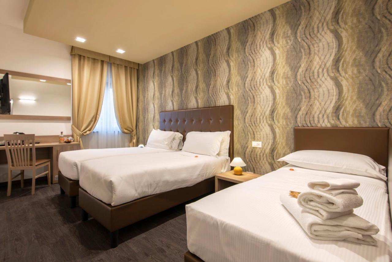 Triple Room,970360426:JPEG
