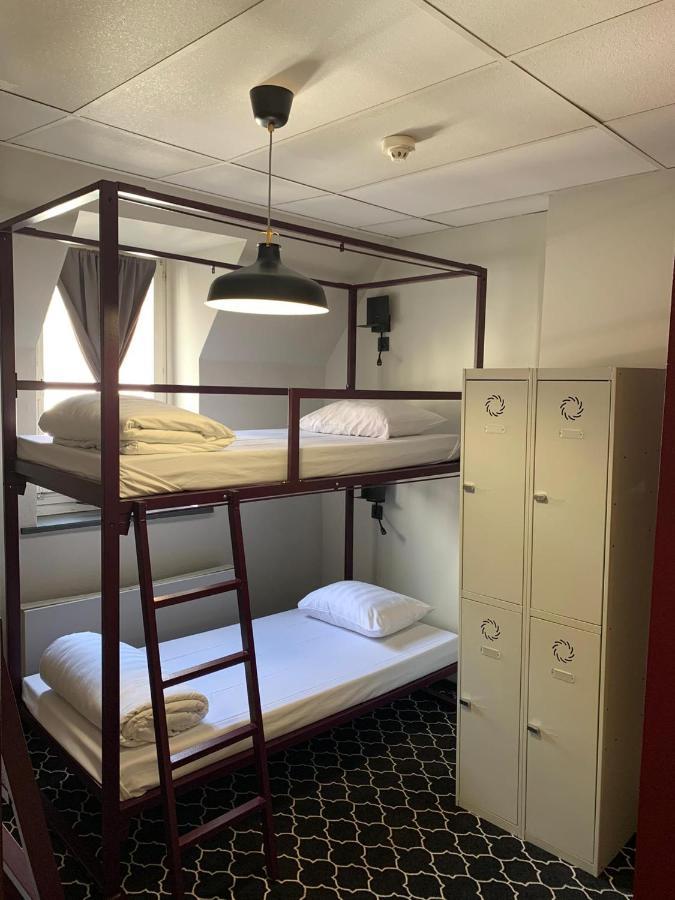 Posto Letto in Dormitorio Misto con 4 Letti e Bagno Interno