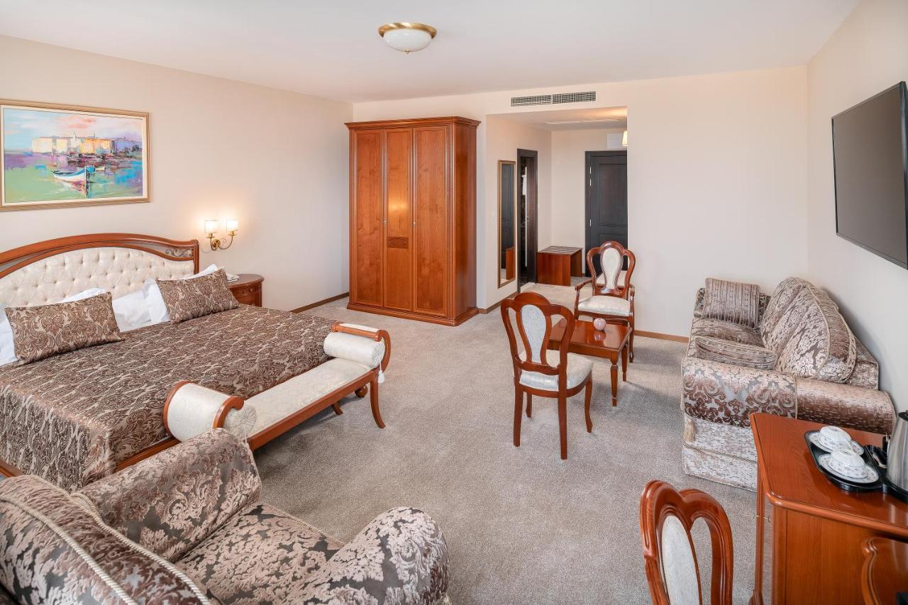 Exclusive Double Room Balcony,989969002:JPEG