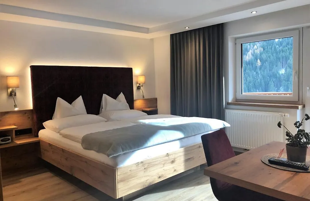 Hotel Garni Central - Zimmer - Studios - Apartments-1