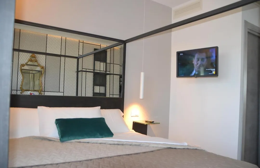 5-Rooms Apartment-1