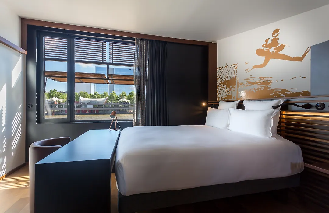Hotel Off Paris Seine-1