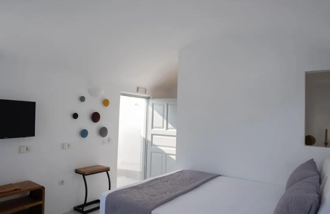 Oia Spirit Studios By Mary D Nomikou-1