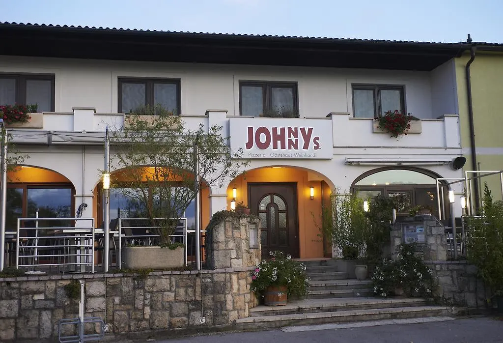 Gästehaus Weinhandl&Johnnys Pizzeria-1