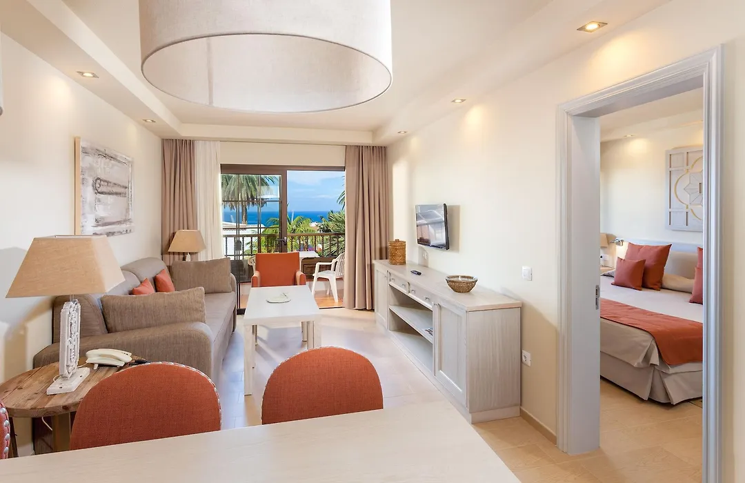 Apartamentos Ambassador-1