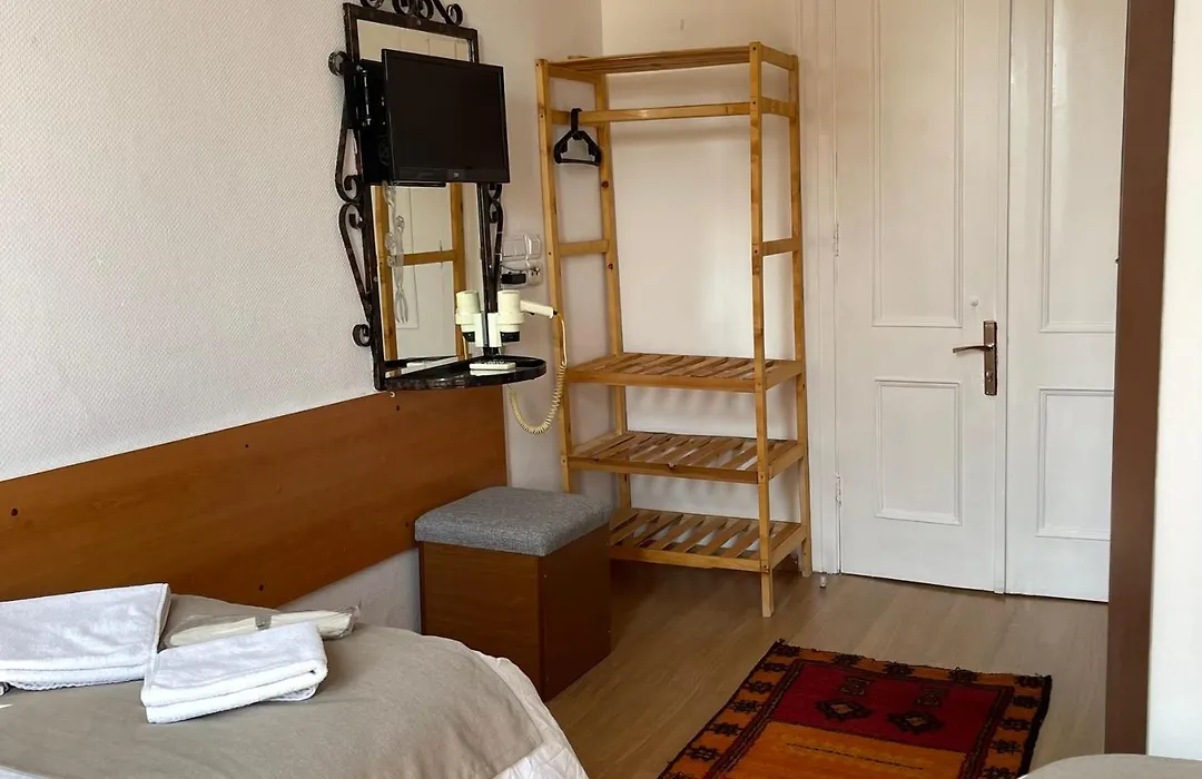 Held Hotel-1