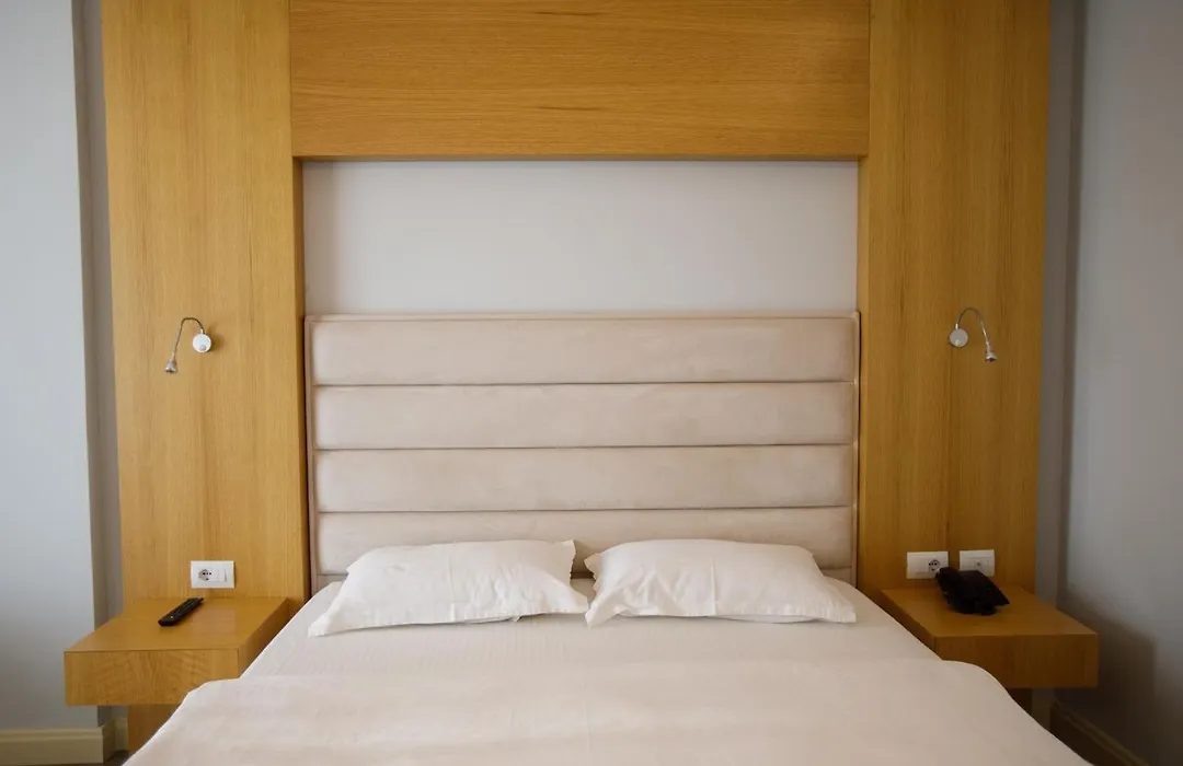 Hotel GRINT-1