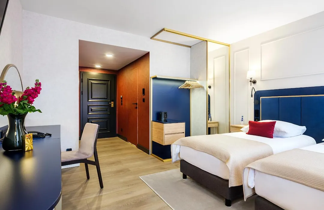 Hotel Golden Queen-1