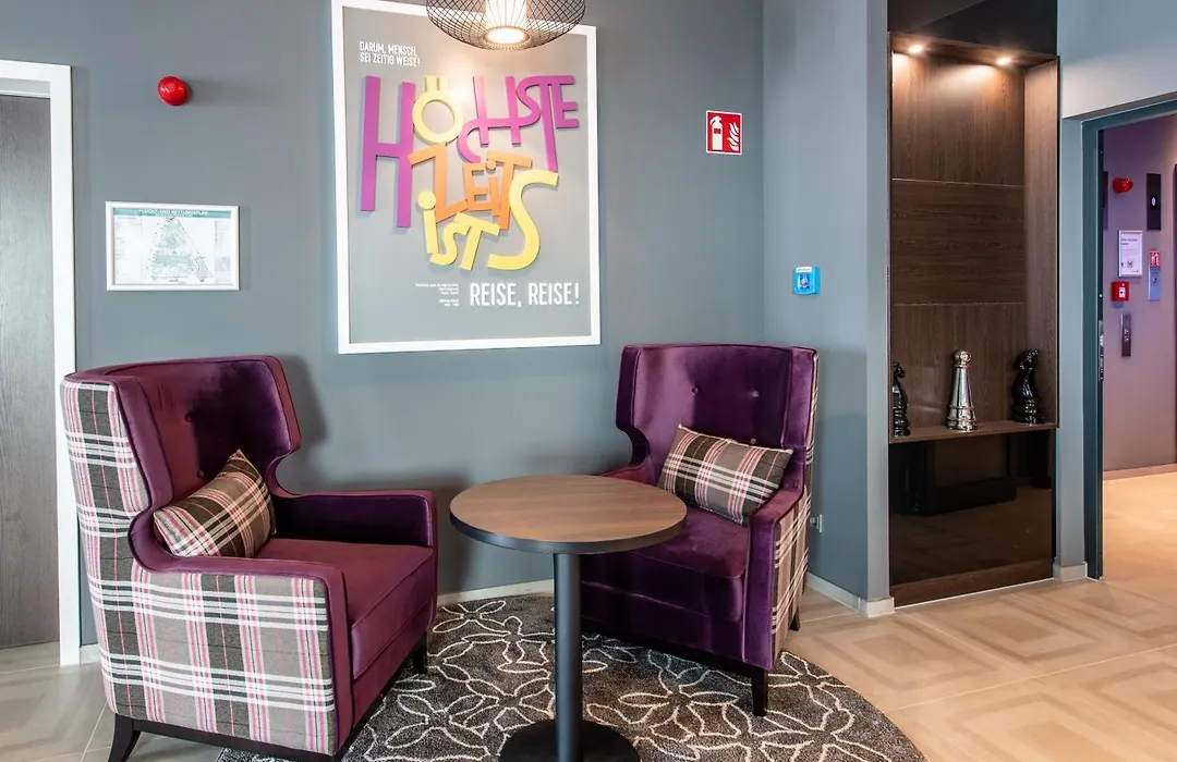 Premier Inn Stuttgart City Centre-1