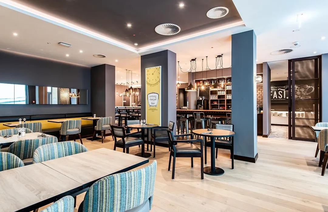 Premier Inn Leipzig City Oper-1
