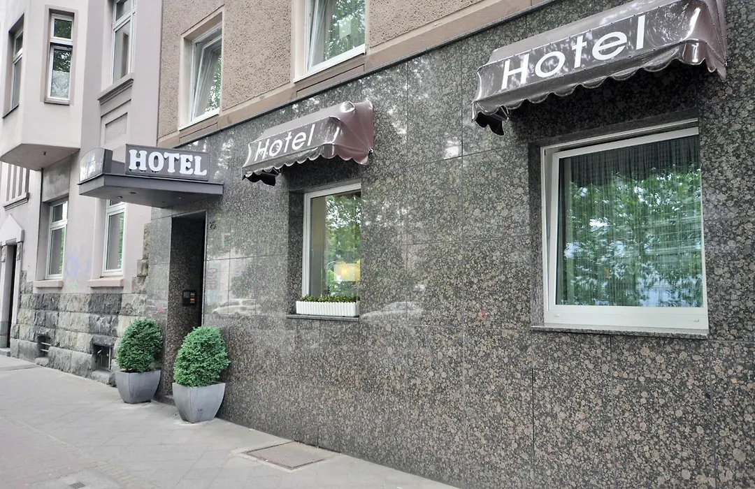 Hotel Am Ehrenhof-1