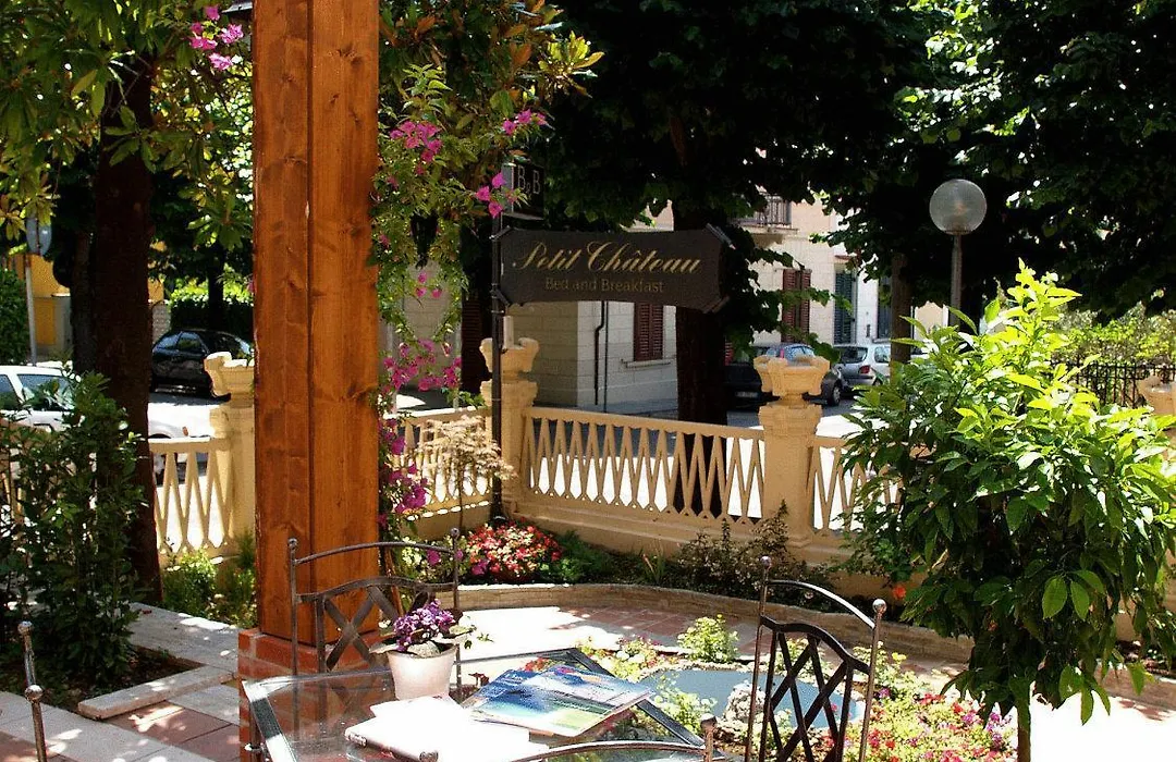 Petit Chateau-1