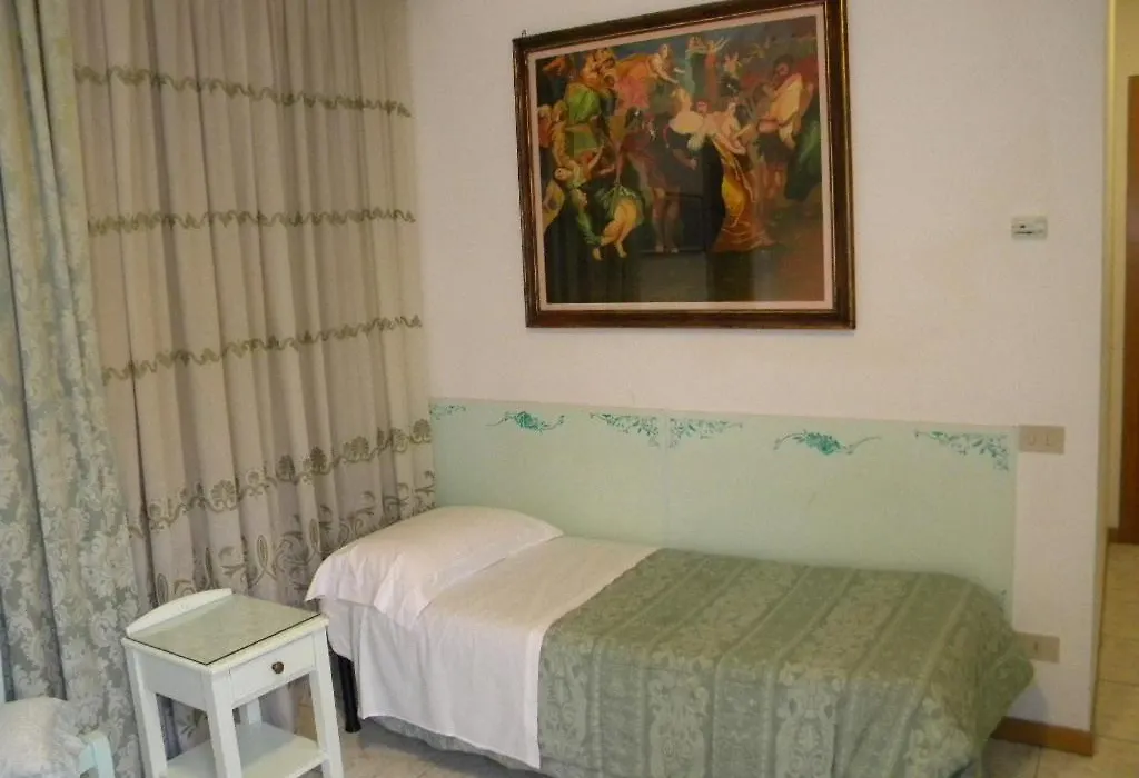 Hotel Adua-1