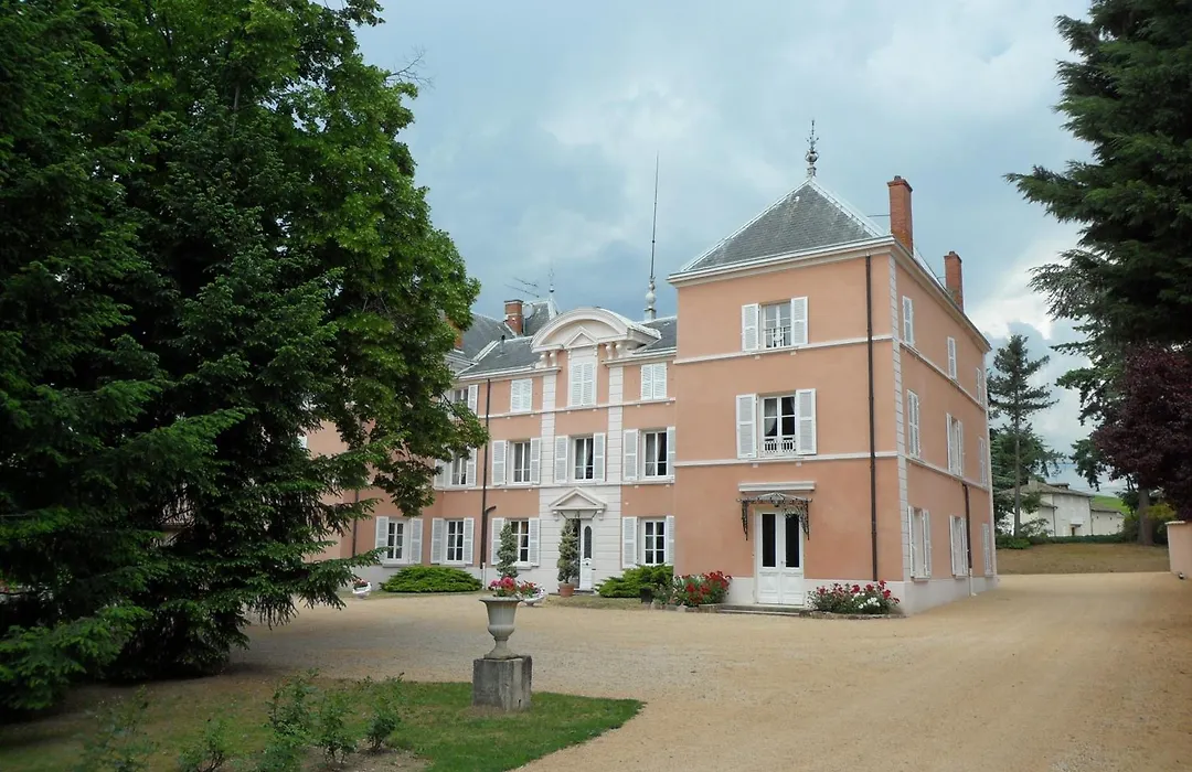 Chateau de la Chapelle des Bois-1