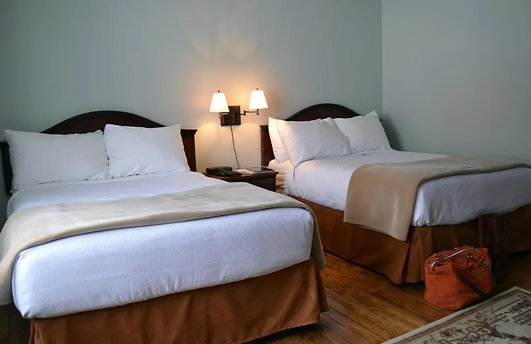 Anchor Inn Hotel And Suites-1