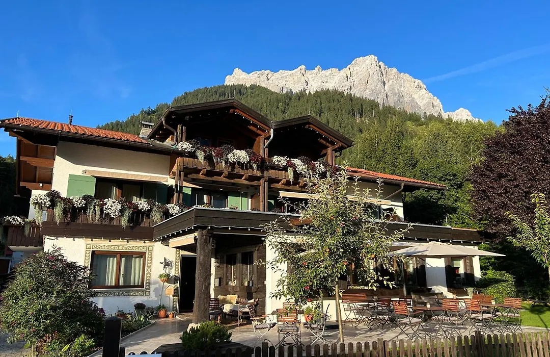 Das Halali - Dein Kleines Hotel An Der Zugspitze-1