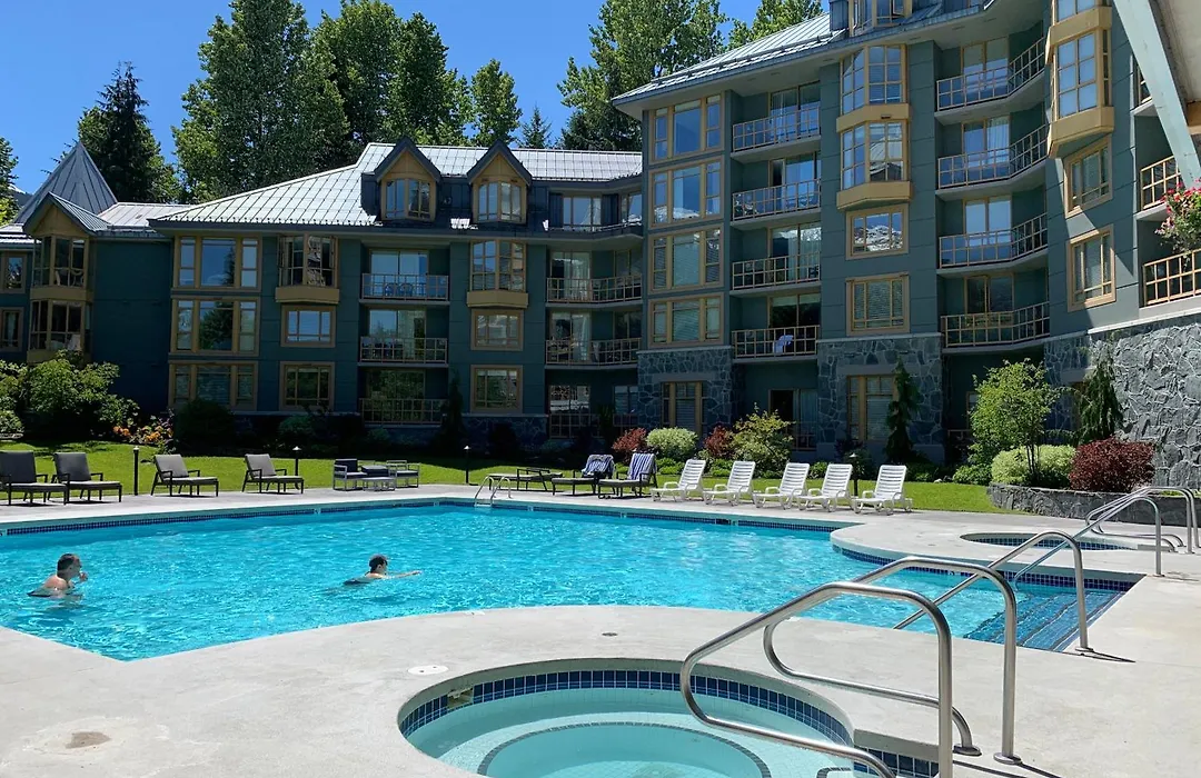 99 Per Night Oct 21 - Nov 18 Whistler Cascade Lodge Wifi Cable Tv Pool 2 Hot Tubs Sauna Change Rooms Gym Ski & Bike Storage Room-1