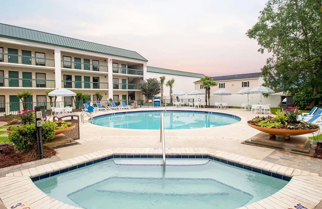 Econo Lodge Inn & Suites Foley-North Gulf Shores-1