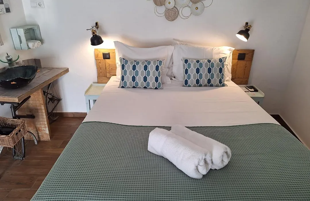 Lovin Book Guesthouse-1