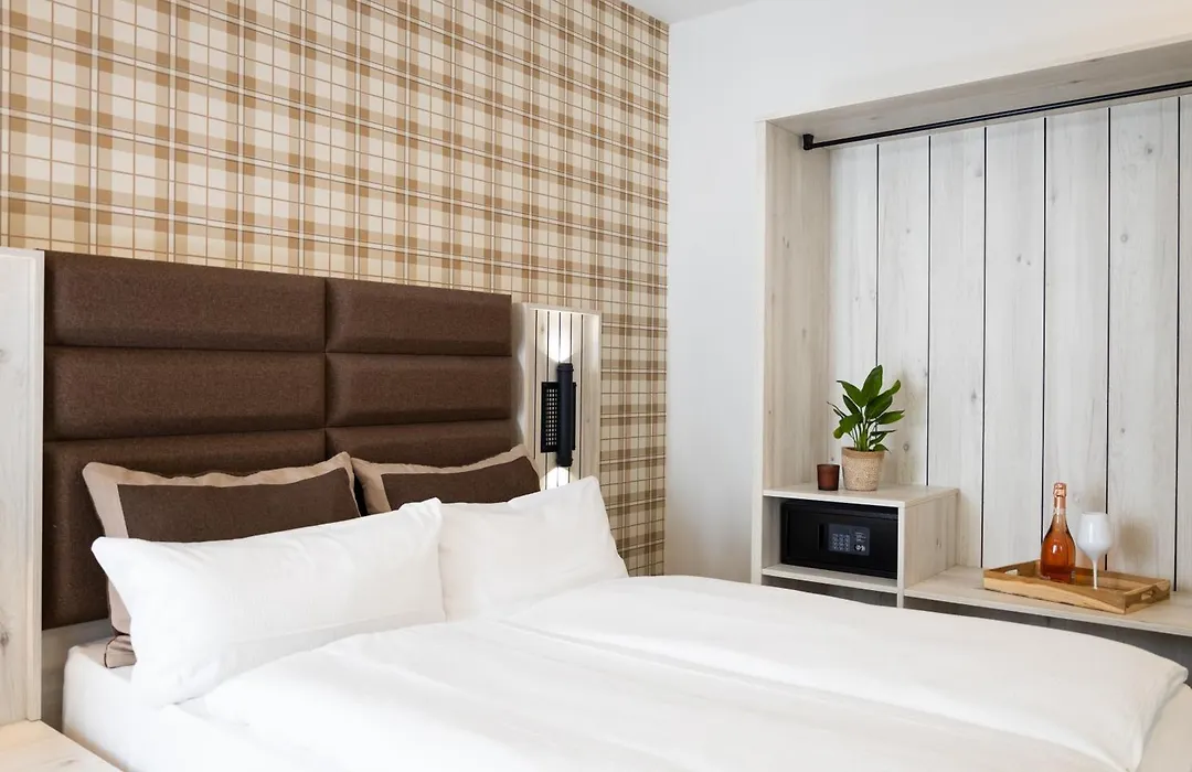 Hotel Innception-1