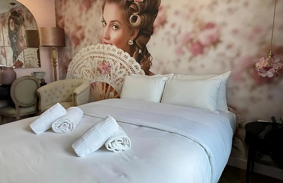 Glam'S Hotel-1