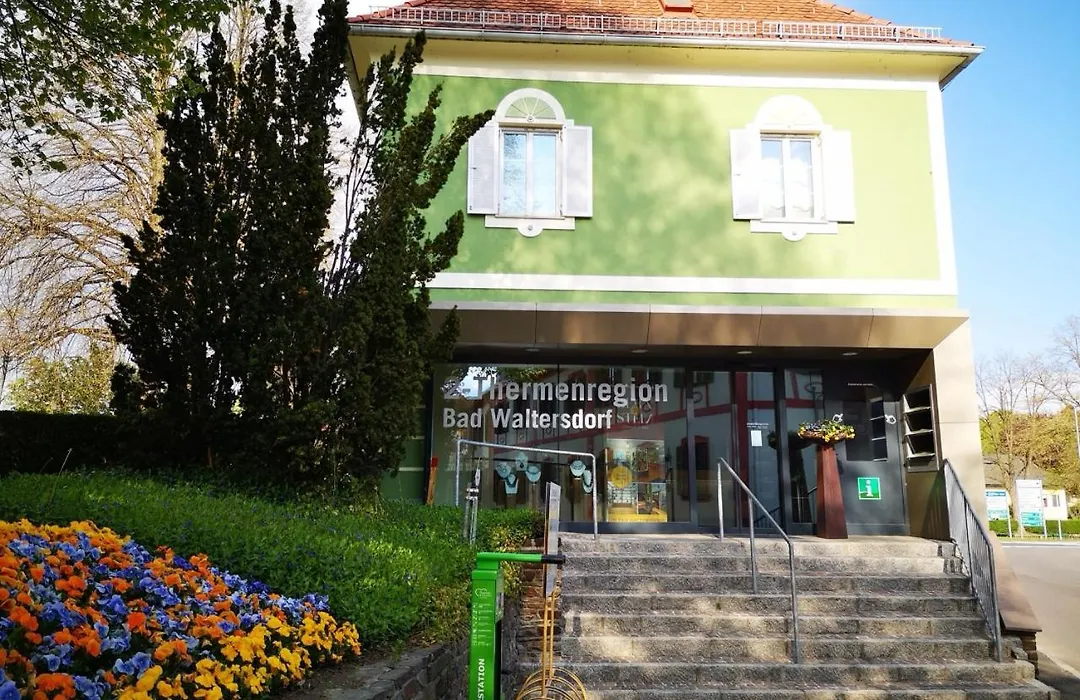 Goldener Hahn Apartments-1