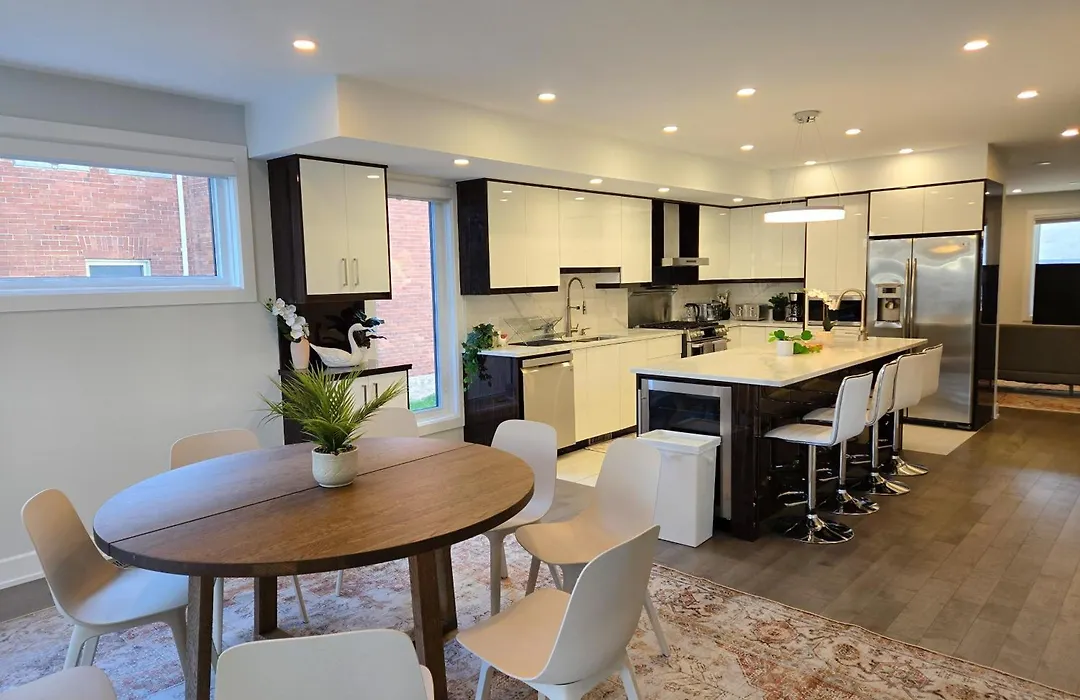 Byward-Market Luxury Guesthouse-1