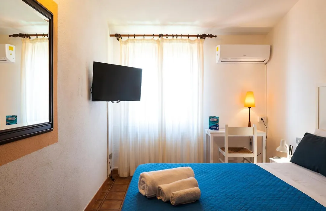 Hotel L'Aragosta-1