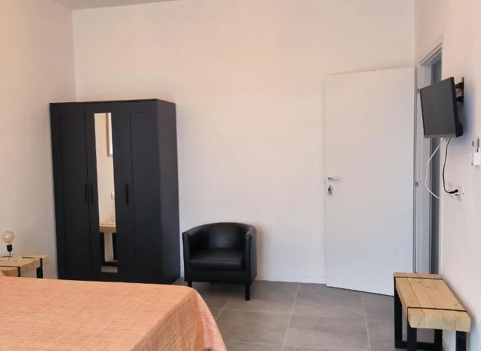 Room 48 Bologna-1