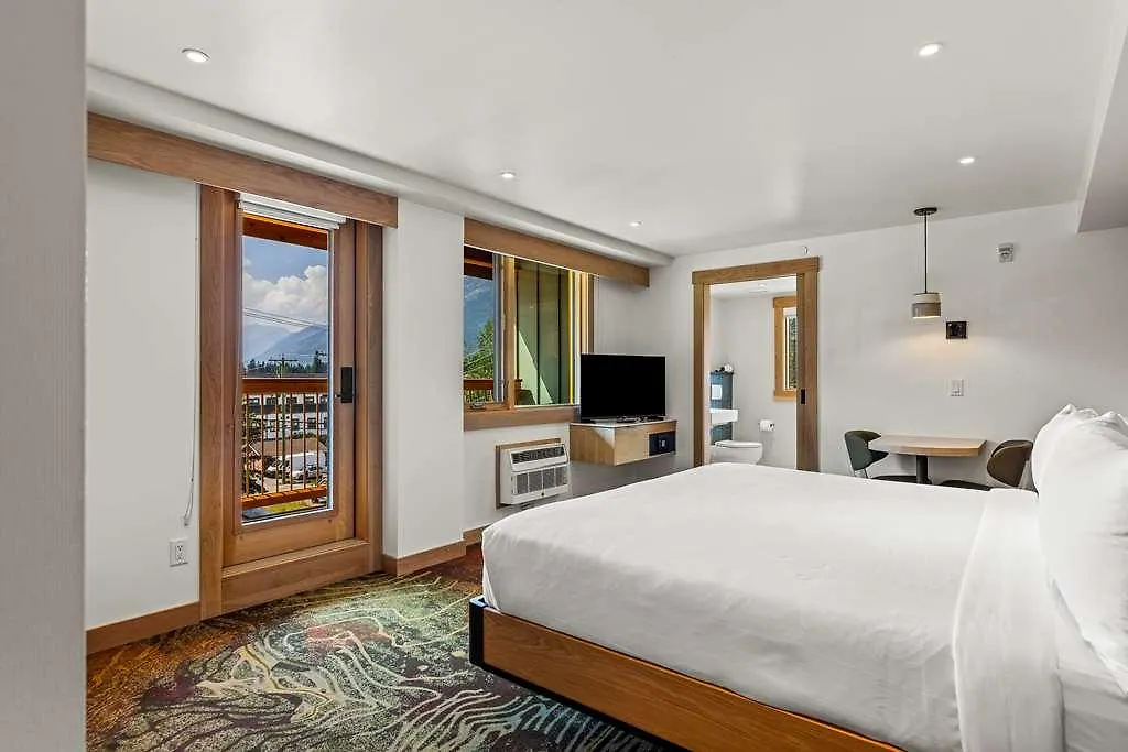 Otter Hotel-1