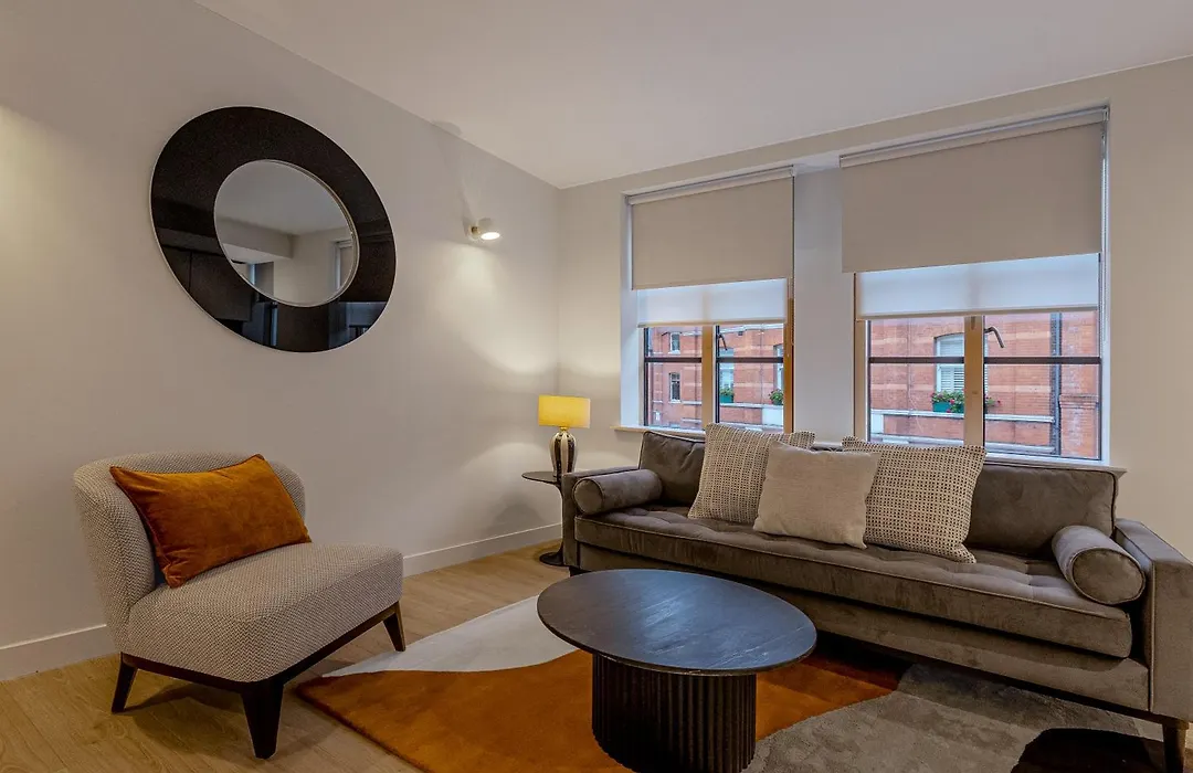 Central Servised Apartments On Artillery Lane-1