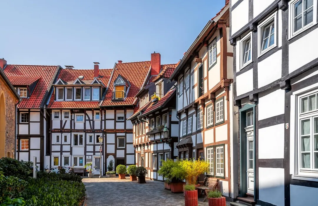 STAYERY Gütersloh Hauptbahnhof-1