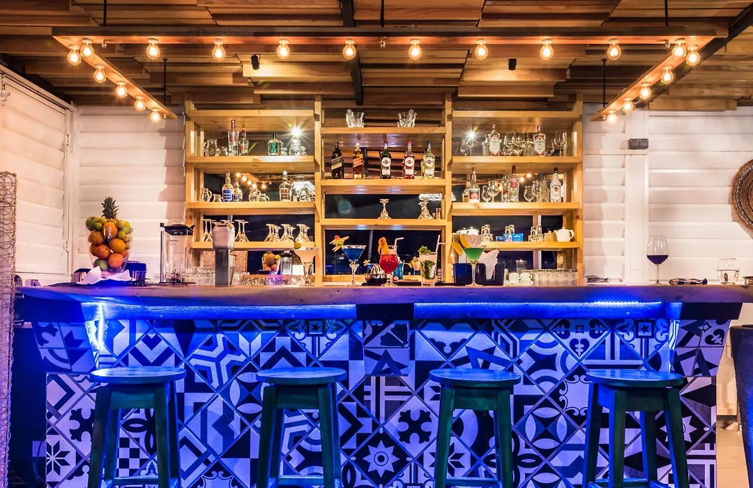 Azur Paradise Hotel & Rooftop Bar-1