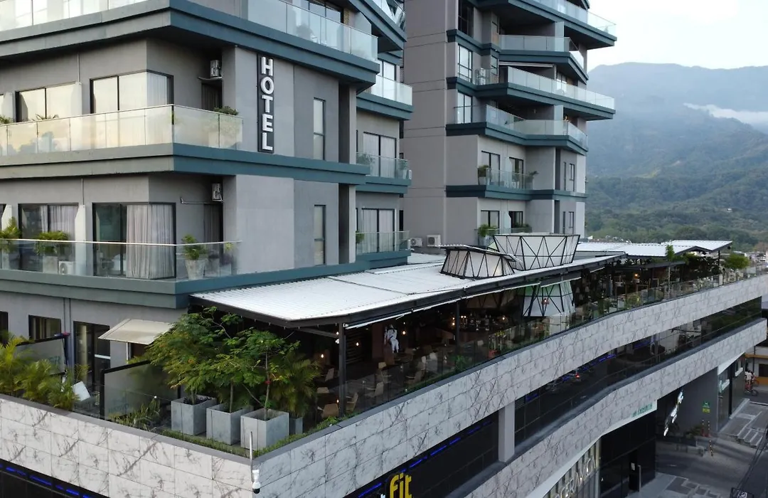 Fr Hotel-1