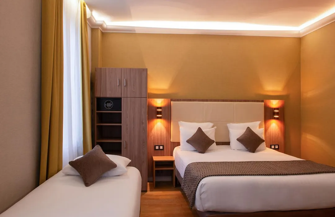 Hotel Cactus-1