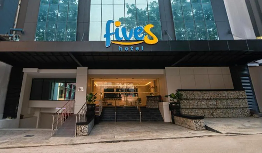 Fives Hotel Meldrum-1