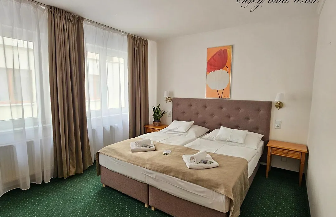Hotel Claris-1