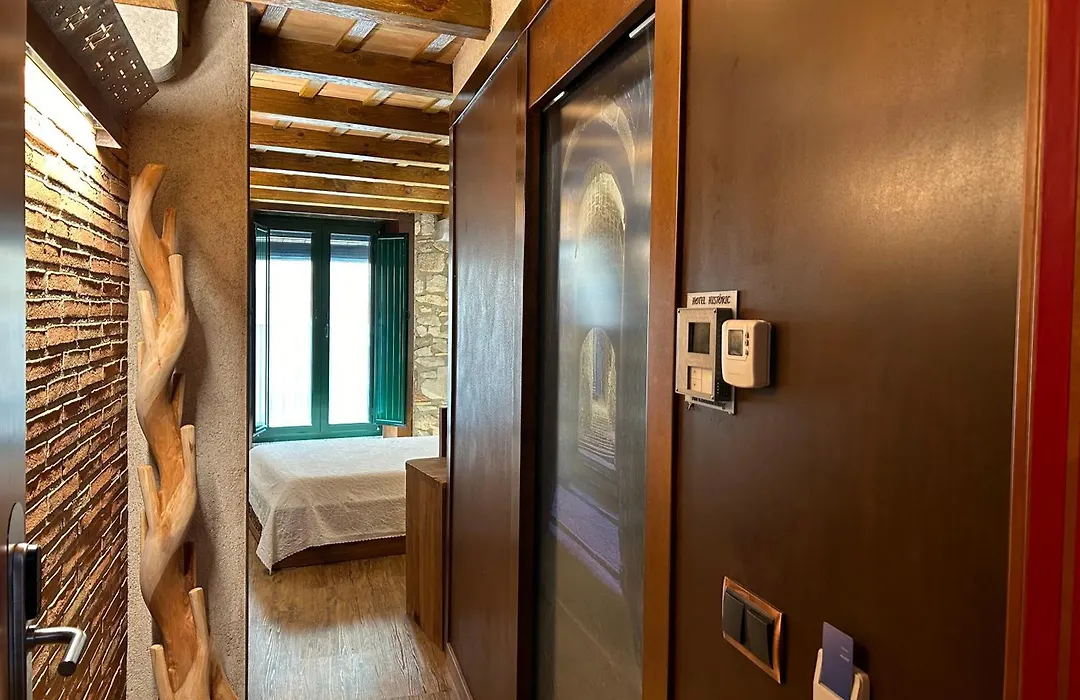 Hotel Historic-1