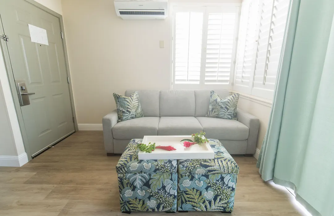Days Inn By Wyndham Maui Oceanfront-1